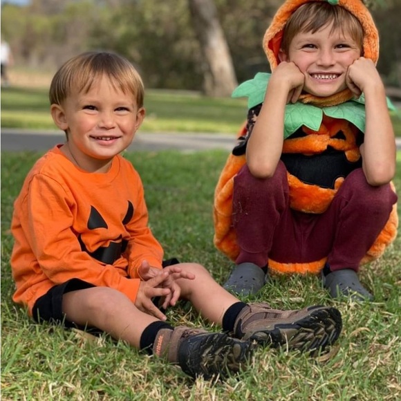 REASONABLE Offers Welcome! 31 to 10,000 Sold on Posh - Picture 12 of 17